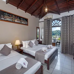 Hotel Ceyloni Residency, Kandy